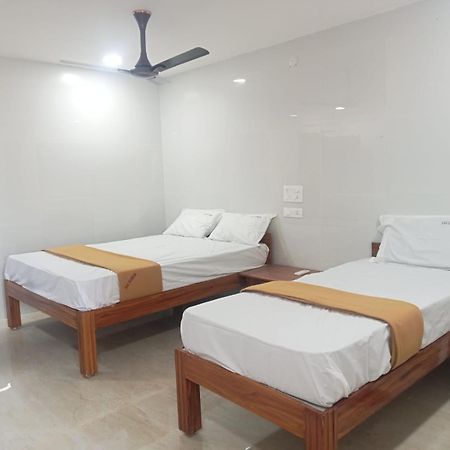 Sai Durga Banquet Hall And Ac Rooms Tirupati Exteriör bild